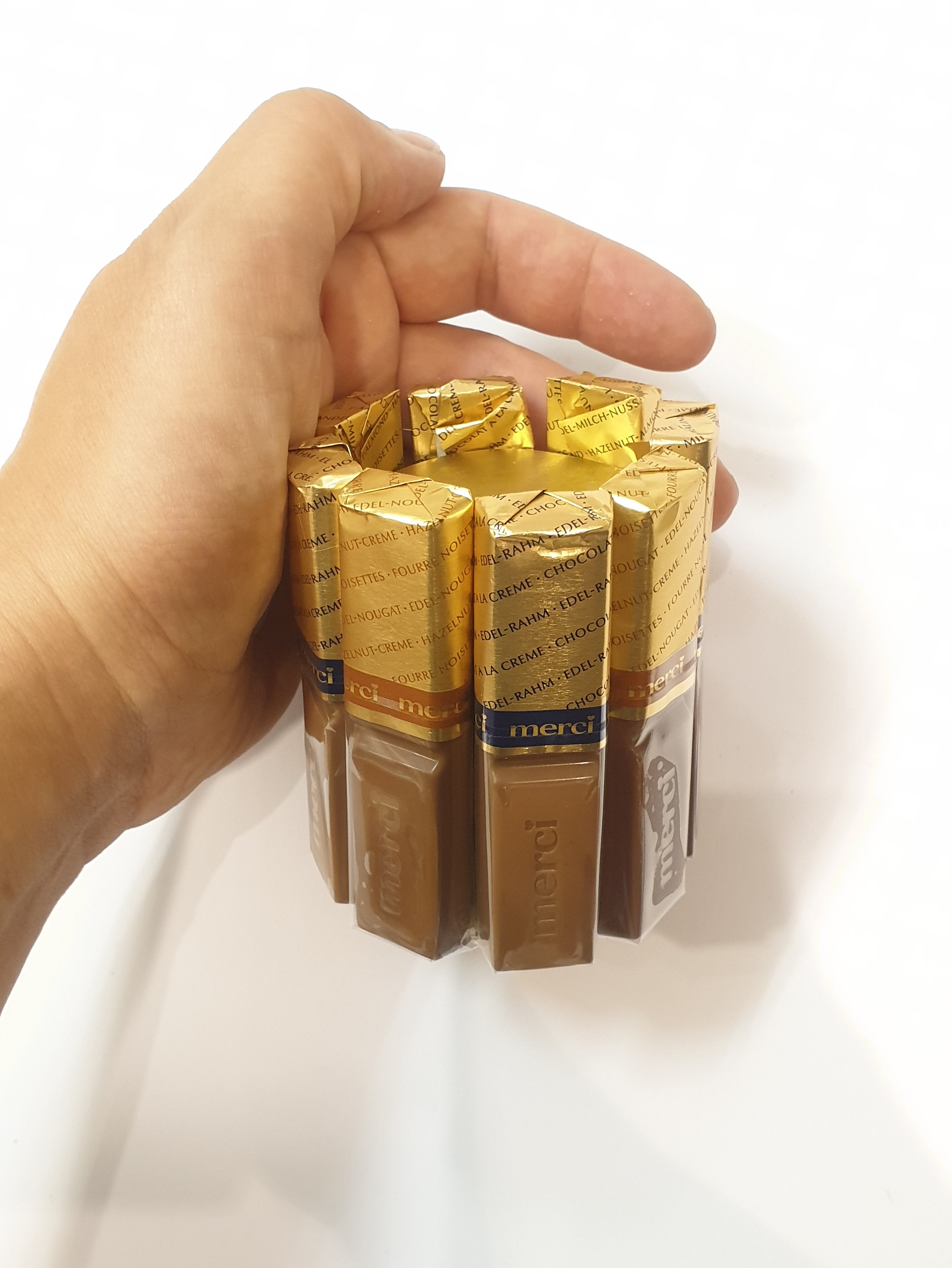 Lepljenje čokoladnih ploščic